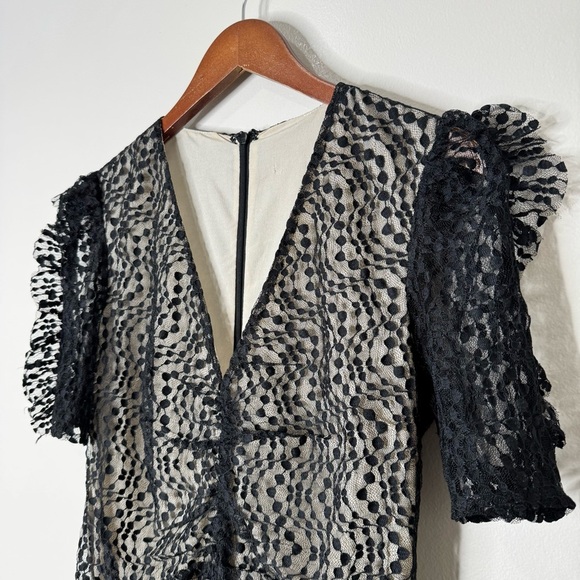 Elliatt Black Venice Lace Puff Sleeve Fitted Ruched Mini Dress - Picture 5 of 13